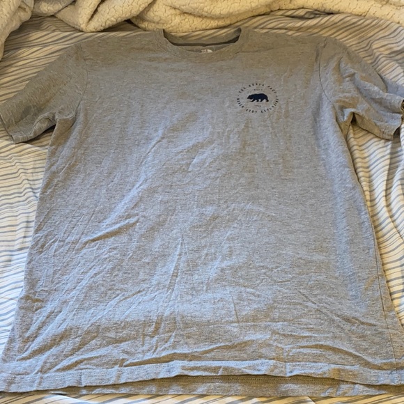 Super comfy grey north face t!! - Picture 1 of 3